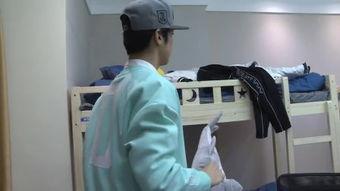 花絮的英文,Behind-the-Scenes Insights: The Unseen Stories of 'Floral Chronicles'